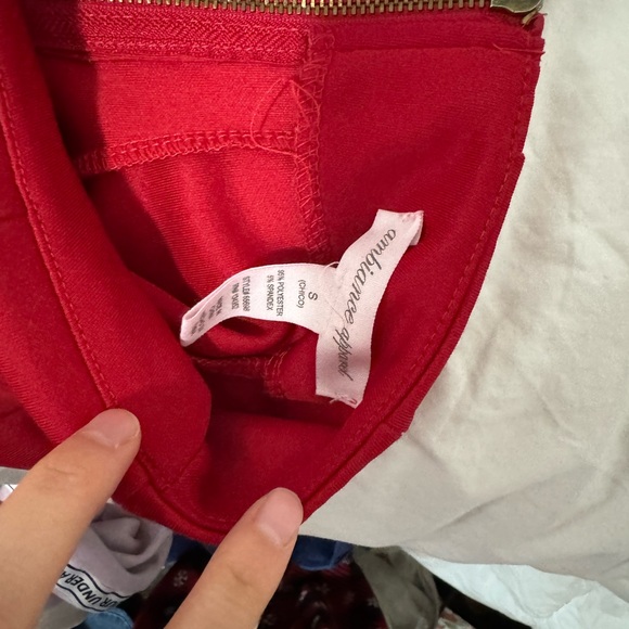 Red pleated skirt - Picture 3 of 4